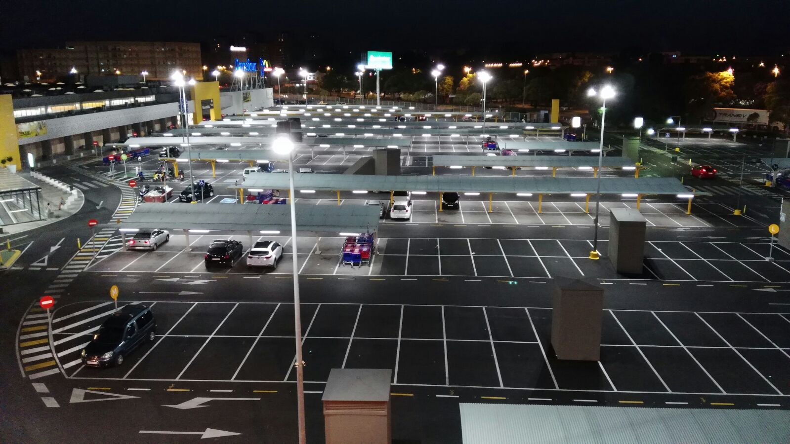 Iluminacin parking Carrefour en Jerez (Cdiz)